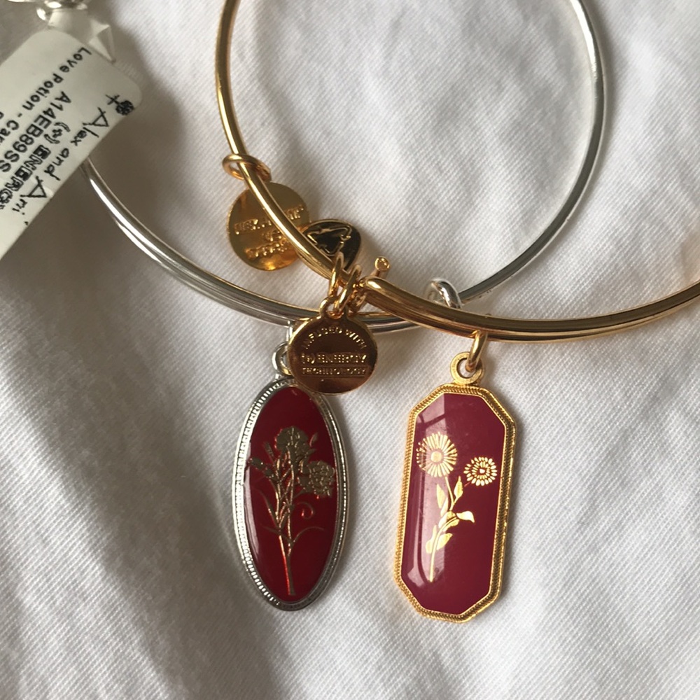 Alex and Ani NWT Flower Bangle Bracelet.